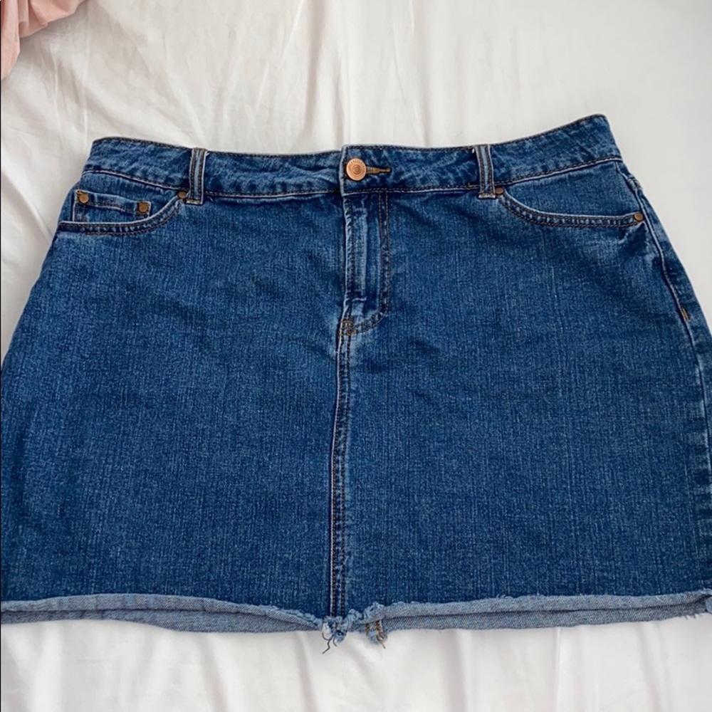 Classic denim skirt
